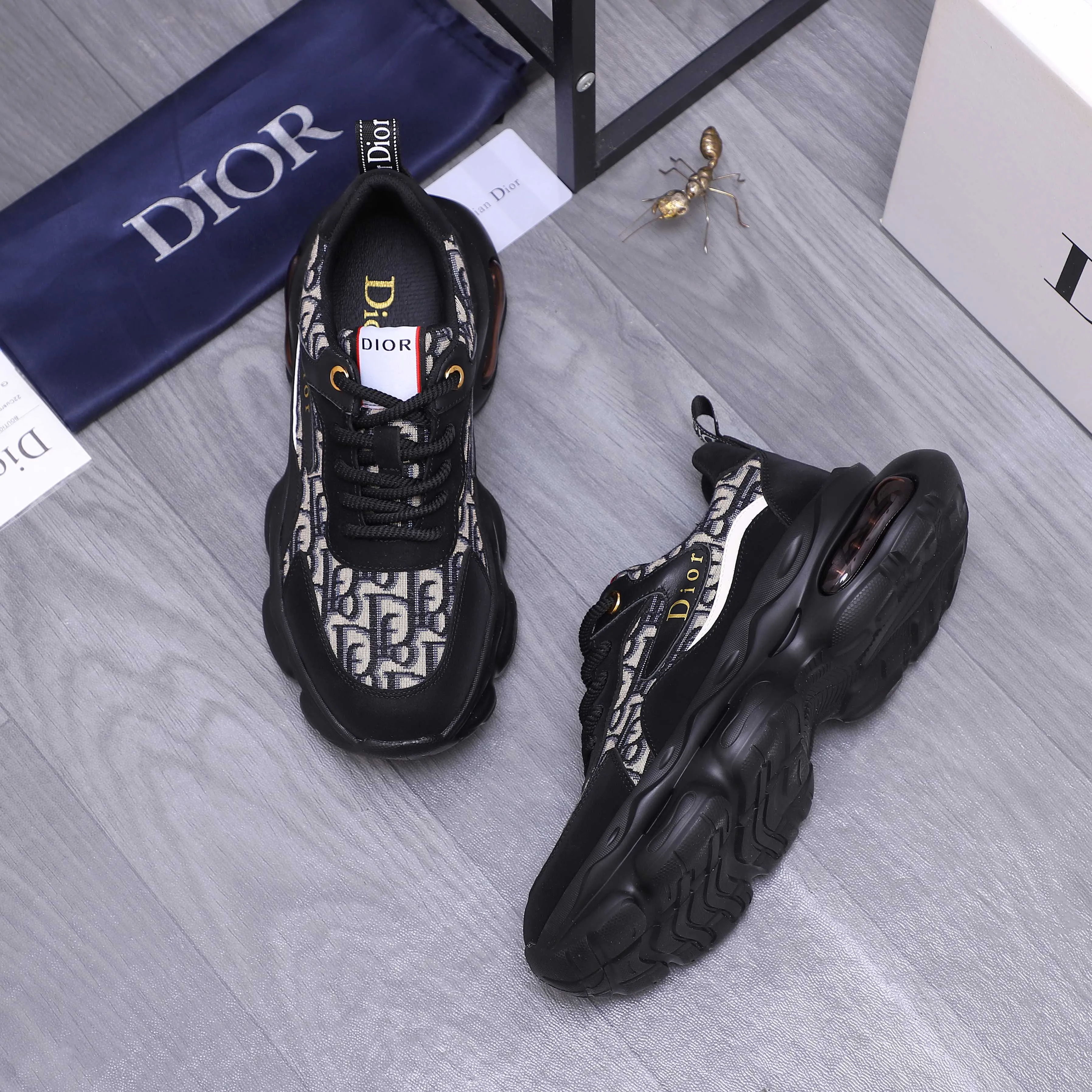 Men's shoes 💰p460 Product trademark: Dior "Dior" casual lace-up men's shoes Regular size: 38-44 Product materials: Selected classic woven pattern stitching cowhide upper, breathable mesh lining, cowhide insole, rubber outsole